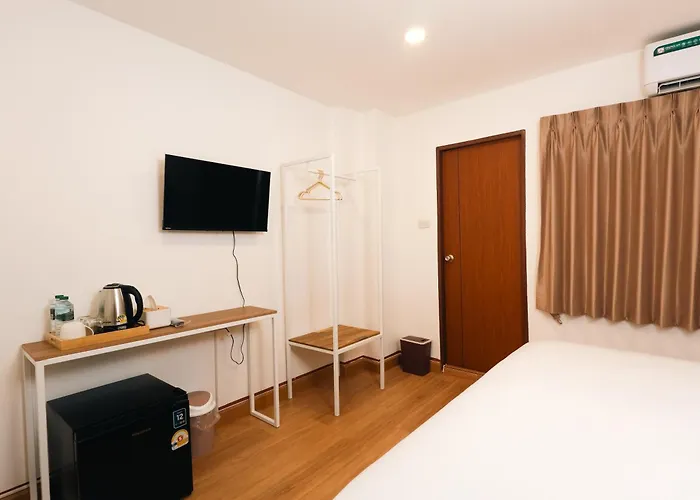 Hotel Three One 3*