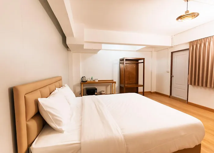 Hotel Three One 3*