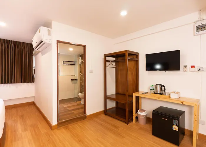 Three One Hotel 3*